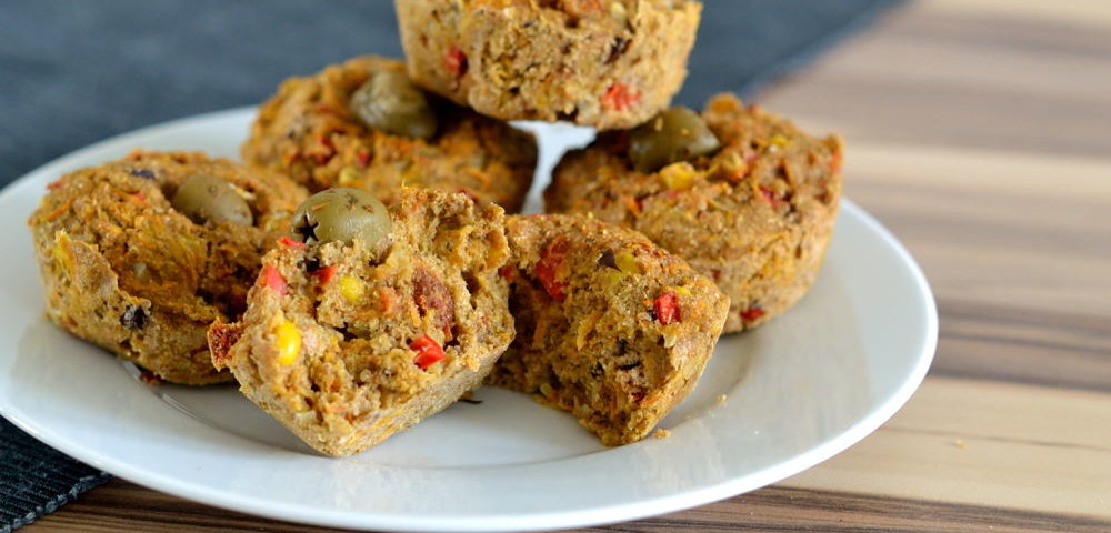 Herzhafte Gemüse-Muffins mit getrockneten Tomaten - Herbs &amp; Chocolate