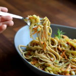 Spaghetti mit karamellisiertem Fenchel, Karotten und Ziegenfrischkäse