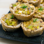 Mini-Lauch-Quiches mit Feta - Saisonal schmeckt's besser